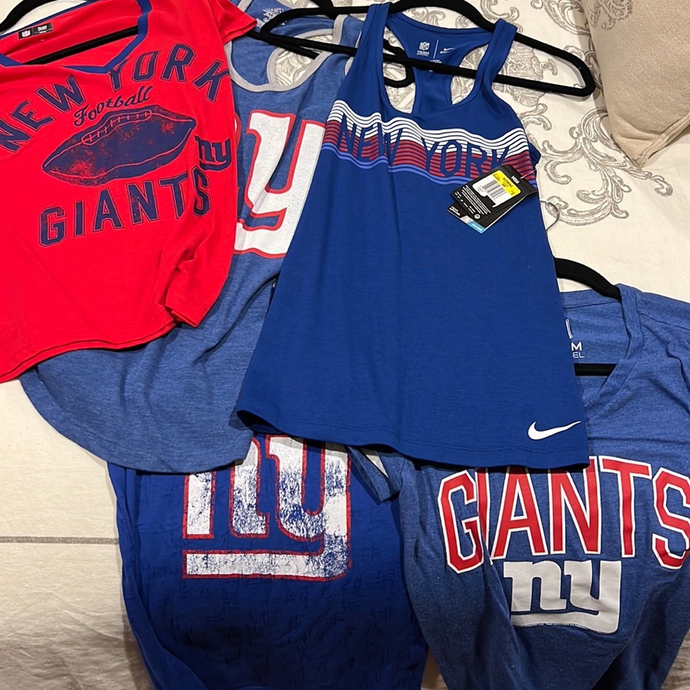 New York Giants women’s T-shirts size small and extra small LOT